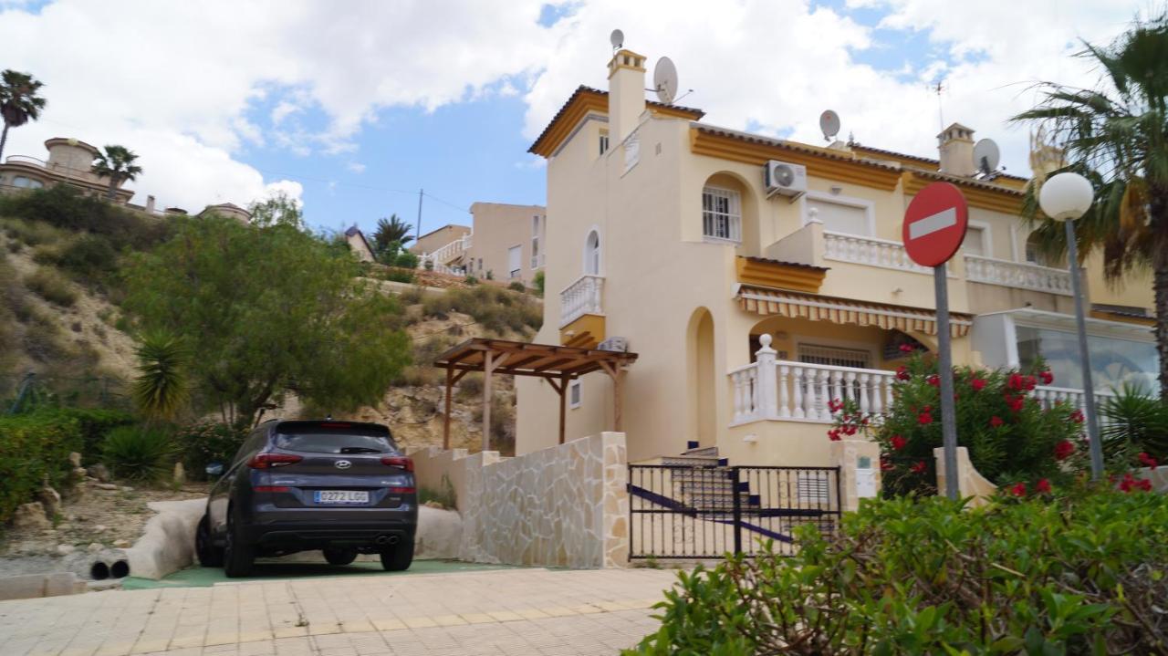 Casa Yvonne Villa โรฮาเลส ภายนอก รูปภาพ